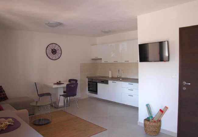 Ferienhaus in Milna - Ferienhaus in Milna mit Terrasse, Klimaanlage, W-LAN, Waschmaschine (5123-1) Ferienhaus in Milna - Ferienhaus in Milna mit Terrasse, Klimaanlage, W-LAN, Waschmaschine (5123-1)