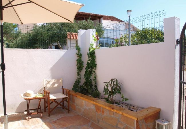 Ferienhaus in Milna - Ferienhaus in Milna mit Terrasse, Klimaanlage, W-LAN, Waschmaschine (5123-1) Ferienhaus in Milna - Ferienhaus in Milna mit Terrasse, Klimaanlage, W-LAN, Waschmaschine (5123-1)