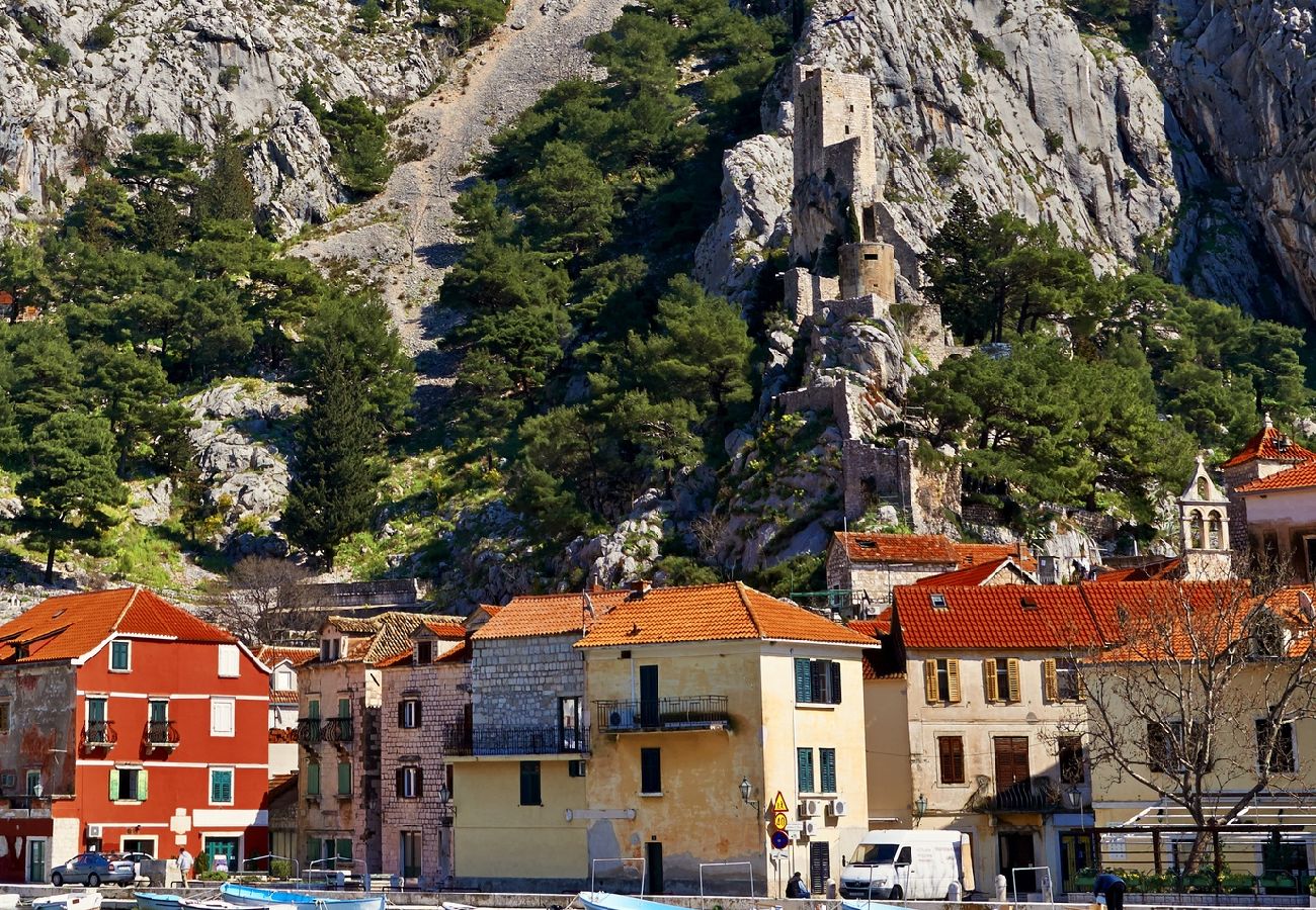 Ferienwohnung in Omiš - Ferienwohnung in Omiš mit Meerblick, Terrasse, Klimaanlage, W-LAN (5129-6)