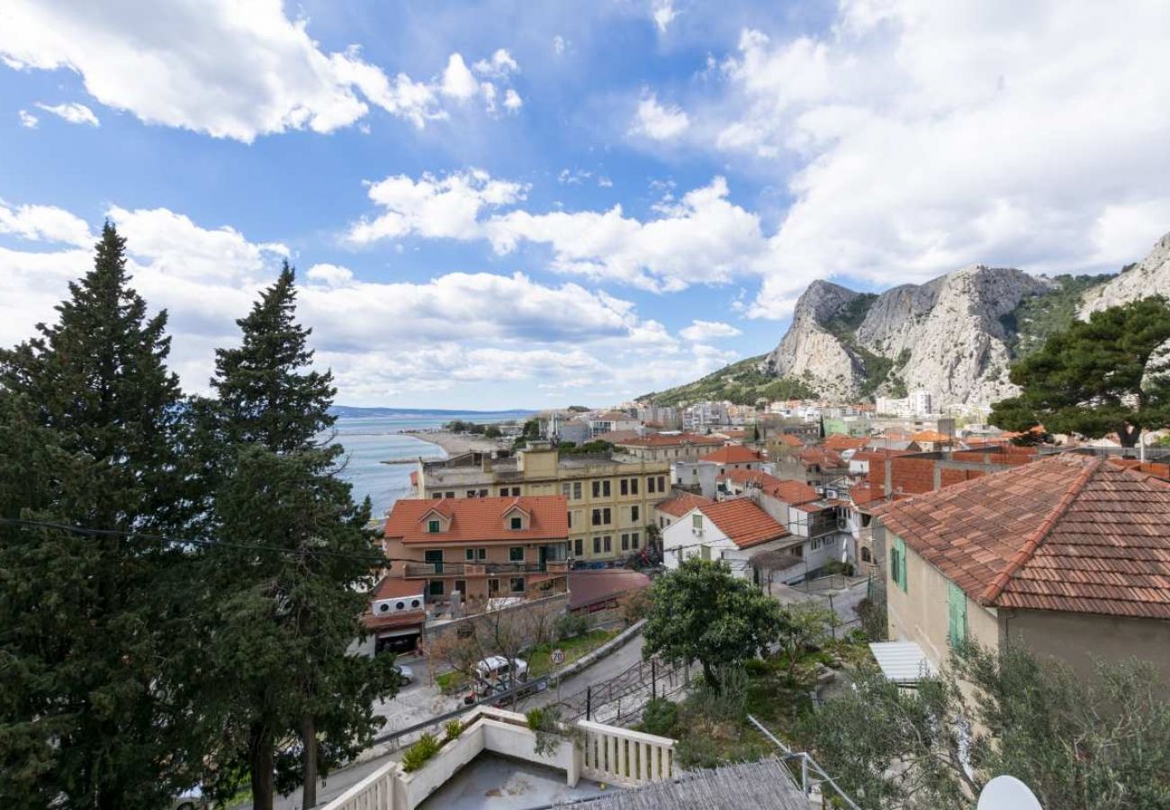 Ferienwohnung in Omiš - Ferienwohnung in Omiš mit Meerblick, Loggia, Klimaanlage, W-LAN (5129-4)