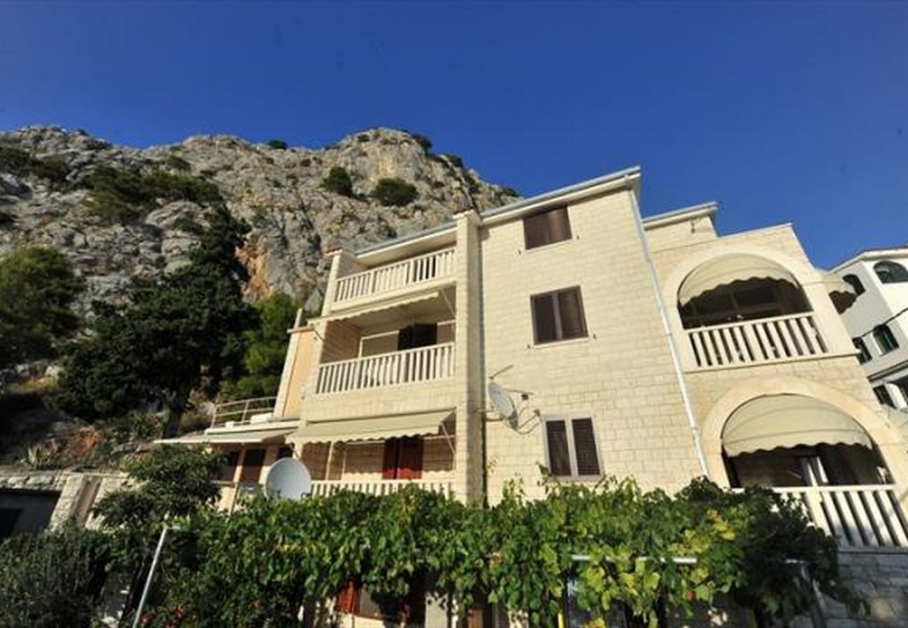 Ferienwohnung in Omiš - Ferienwohnung in Omiš mit Meerblick, Loggia, Klimaanlage, W-LAN (5129-4)