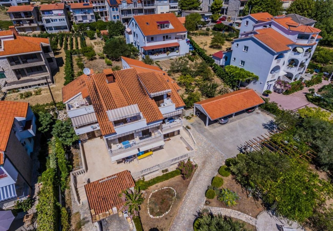 Ferienwohnung in Dugi Rat - Ferienwohnung in Dugi Rat mit Meerblick, Balkon, Klimaanlage, W-LAN (5132-4)