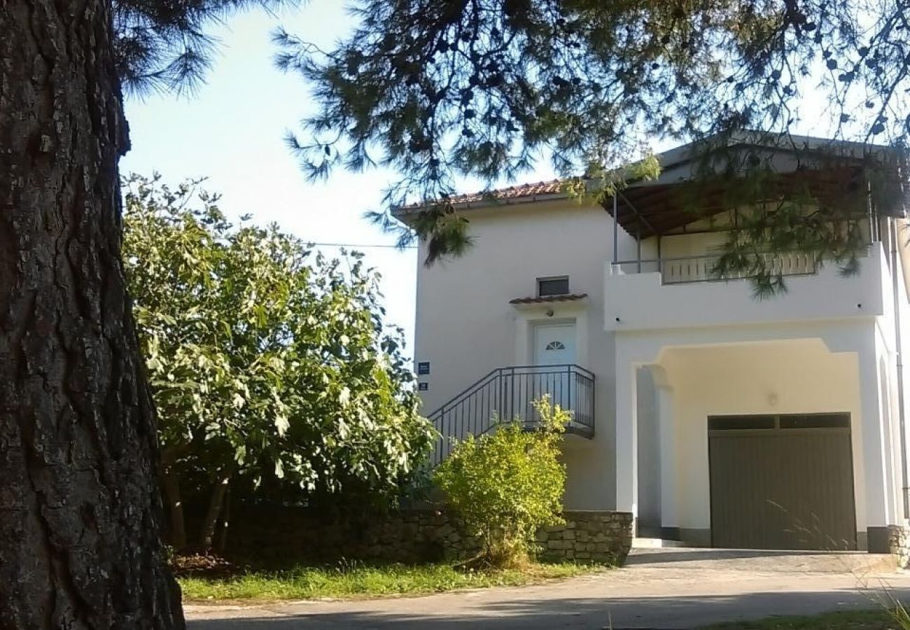 Ferienwohnung in Okrug Donji - Ferienwohnung in Okrug Donji mit Meerblick, Terrasse, Klimaanlage, W-LAN (5136-1)