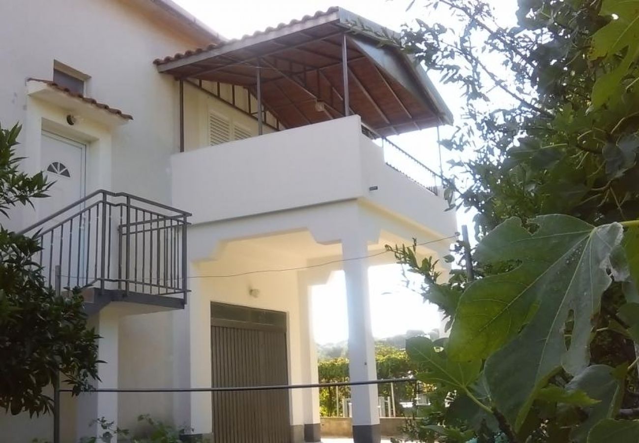 Ferienwohnung in Okrug Donji - Ferienwohnung in Okrug Donji mit Meerblick, Terrasse, Klimaanlage, W-LAN (5136-1)