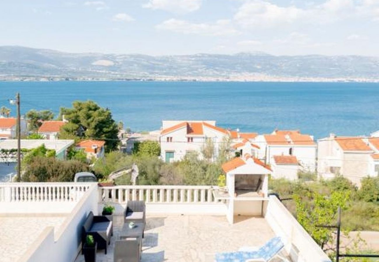 Ferienwohnung in Arbanija - Ferienwohnung in Arbanija mit Meerblick, Balkon, Klimaanlage, W-LAN (5137-2)