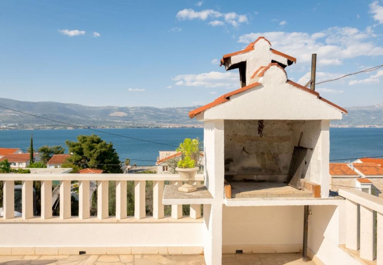 Ferienwohnung in Arbanija - Ferienwohnung in Arbanija mit Meerblick, Balkon, Klimaanlage, W-LAN (5137-2)