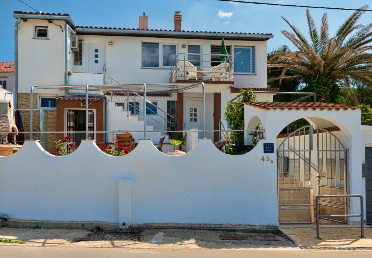 Ferienwohnung in Arbanija - Ferienwohnung in Arbanija mit Meerblick, Balkon, Klimaanlage, W-LAN (5138-1)