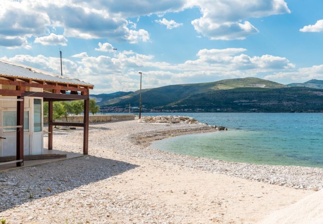 Ferienwohnung in Arbanija - Ferienwohnung in Arbanija mit Meerblick, Balkon, Klimaanlage, W-LAN (5138-1)