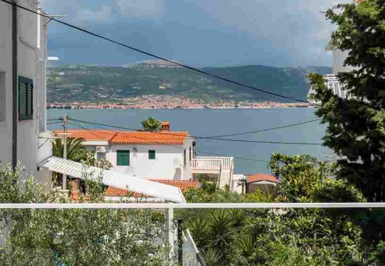 Ferienwohnung in Arbanija - Ferienwohnung in Arbanija mit Meerblick, Terrasse, Klimaanlage, W-LAN (5139-2)