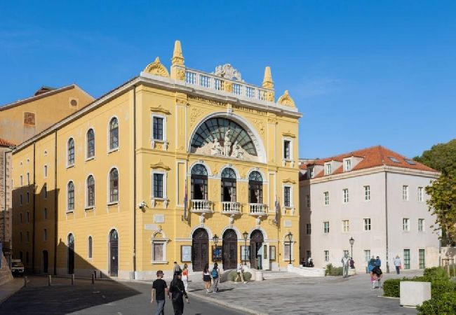 Ferienwohnung in Split - Ferienwohnung in Split mit Balkon, Klimaanlage, W-LAN (5141-1) Ferienwohnung in Split - Ferienwohnung in Split mit Balkon, Klimaanlage, W-LAN (5141-1)