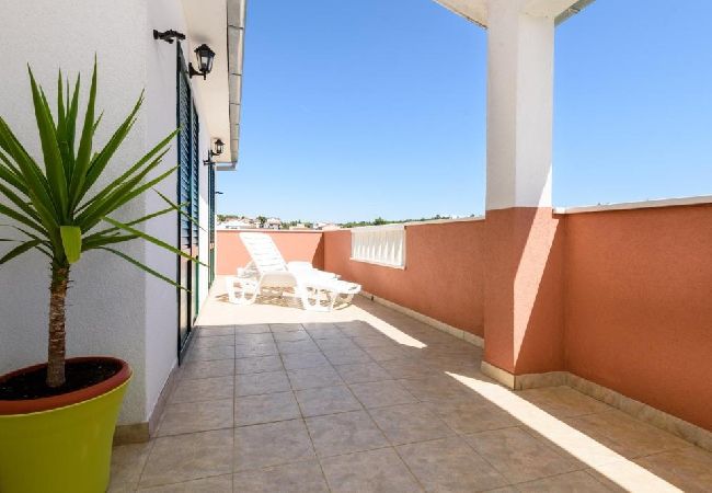 Ferienwohnung in Seget Vranjica - Ferienwohnung in Seget Vranjica mit Meerblick, Terrasse, Klimaanlage, W-LAN (5142-4) Ferienwohnung in Seget Vranjica - Ferienwohnung in Seget Vranjica mit Meerblick, Terrasse, Klimaanlage, W-LAN (5142-4)