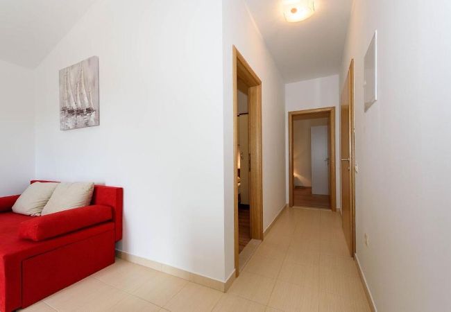 Ferienwohnung in Seget Vranjica - Ferienwohnung in Seget Vranjica mit Meerblick, Balkon, Klimaanlage, W-LAN (5142-3) Ferienwohnung in Seget Vranjica - Ferienwohnung in Seget Vranjica mit Meerblick, Balkon, Klimaanlage, W-LAN (5142-3)
