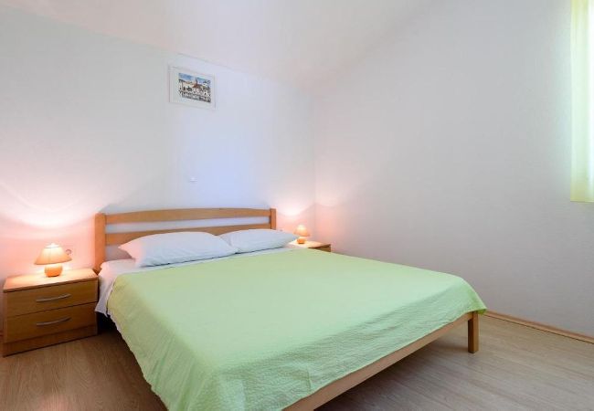 Ferienwohnung in Seget Vranjica - Ferienwohnung in Seget Vranjica mit Meerblick, Balkon, Klimaanlage, W-LAN (5142-2) Ferienwohnung in Seget Vranjica - Ferienwohnung in Seget Vranjica mit Meerblick, Balkon, Klimaanlage, W-LAN (5142-2)