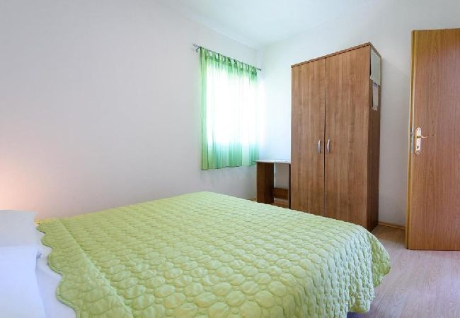 Ferienwohnung in Seget Vranjica - Ferienwohnung in Seget Vranjica mit Meerblick, Balkon, Klimaanlage, W-LAN (5142-1) Ferienwohnung in Seget Vranjica - Ferienwohnung in Seget Vranjica mit Meerblick, Balkon, Klimaanlage, W-LAN (5142-1)