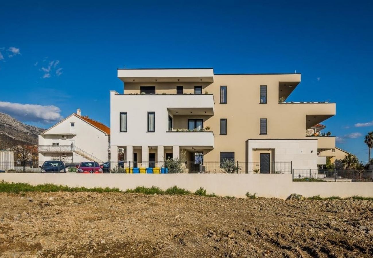 Ferienwohnung in Kaštel Kambelovac - Ferienwohnung in Kaštel Kambelovac mit Balkon, Klimaanlage, W-LAN, Waschmaschine (5143-1)