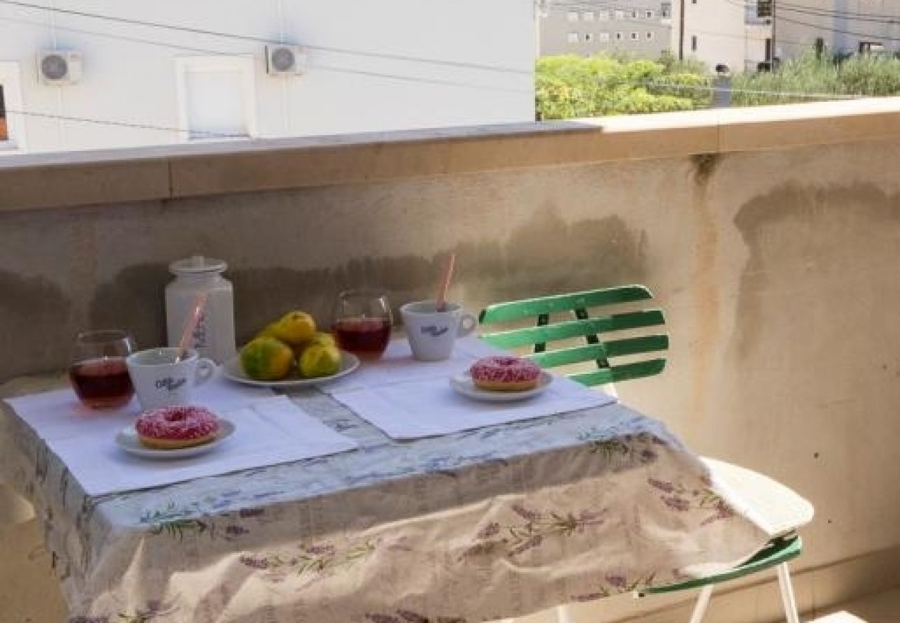 Ferienwohnung in Duce - Ferienwohnung in Duće mit Meerblick, Balkon, Klimaanlage, W-LAN (5146-1)