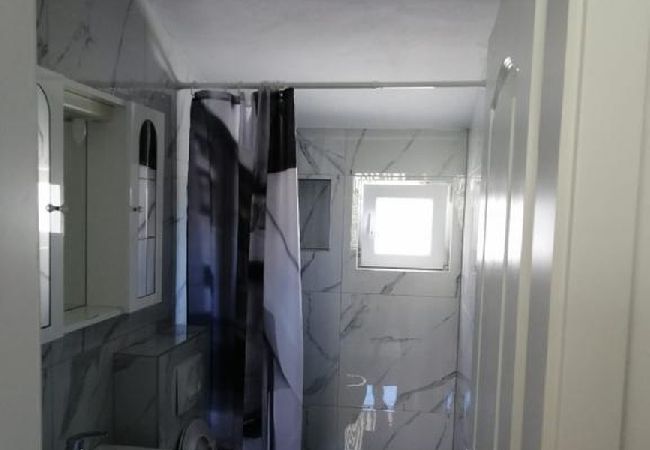 Ferienwohnung in Duce - Ferienwohnung in Duće mit Balkon, Klimaanlage, W-LAN (5146-7) Ferienwohnung in Duce - Ferienwohnung in Duće mit Balkon, Klimaanlage, W-LAN (5146-7)