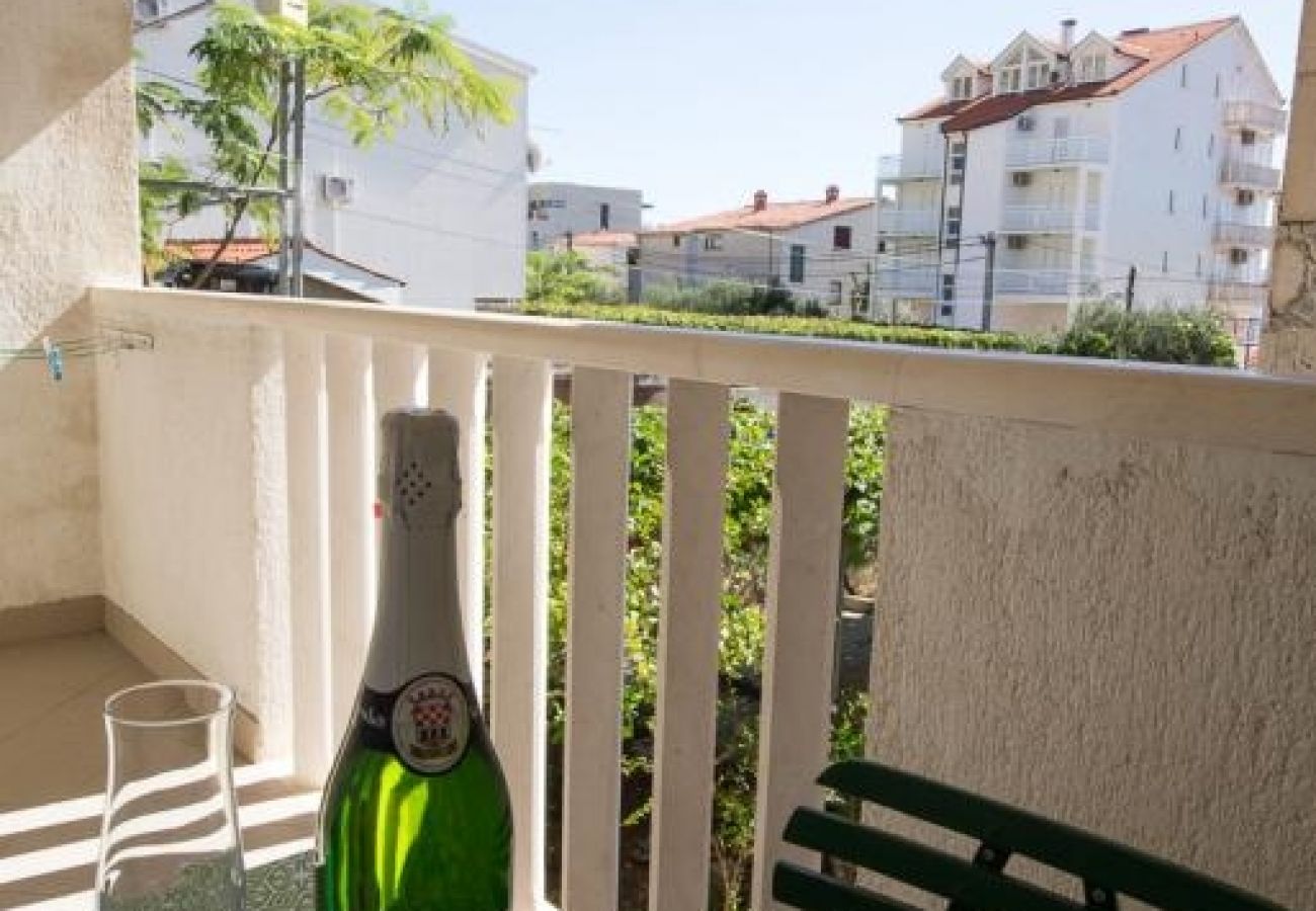 Ferienwohnung in Duce - Ferienwohnung in Duće mit Meerblick, Balkon, Klimaanlage, W-LAN (5146-5)