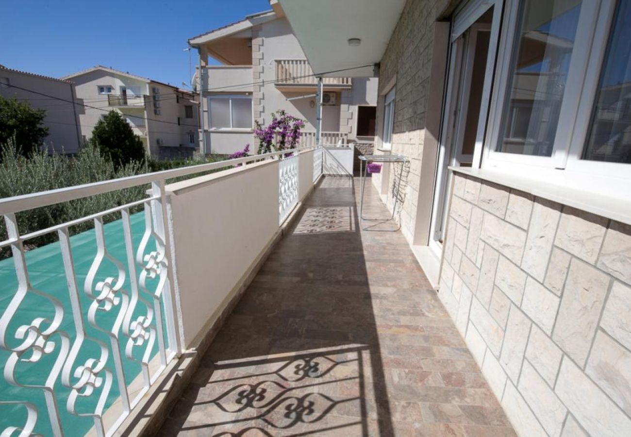 Ferienwohnung in Duce - Ferienwohnung in Duće mit Meerblick, Balkon, Klimaanlage, W-LAN (5146-3)