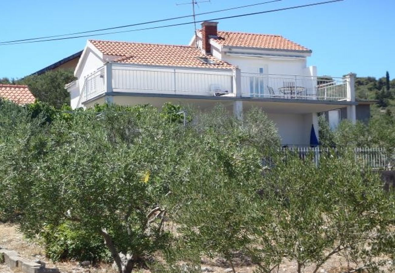 Ferienwohnung in Slatine - Ferienwohnung in Slatine mit Meerblick, Terrasse, Klimaanlage, W-LAN (5147-2)