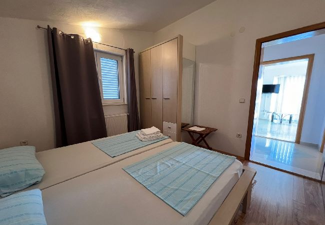 Ferienwohnung in Rogoznica - Ferienwohnung in Rogoznica mit Meerblick, Balkon, Klimaanlage, W-LAN (5148-3) Ferienwohnung in Rogoznica - Ferienwohnung in Rogoznica mit Meerblick, Balkon, Klimaanlage, W-LAN (5148-3)