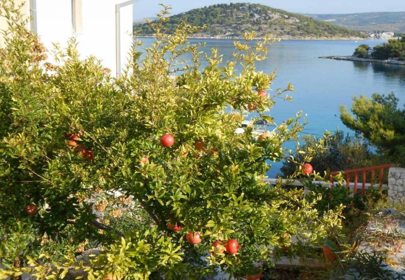 Ferienwohnung in Ražanj - Ferienwohnung in Ražanj mit Meerblick, Balkon, Klimaanlage, W-LAN (5150-3)