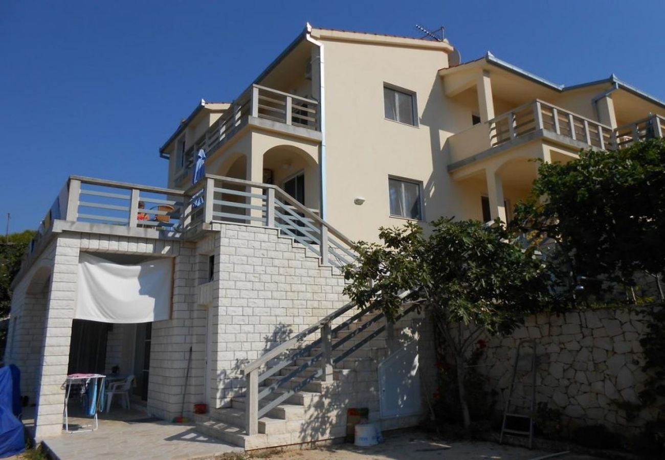 Ferienwohnung in Ražanj - Ferienwohnung in Ražanj mit Meerblick, Balkon, Klimaanlage, W-LAN (5150-3)