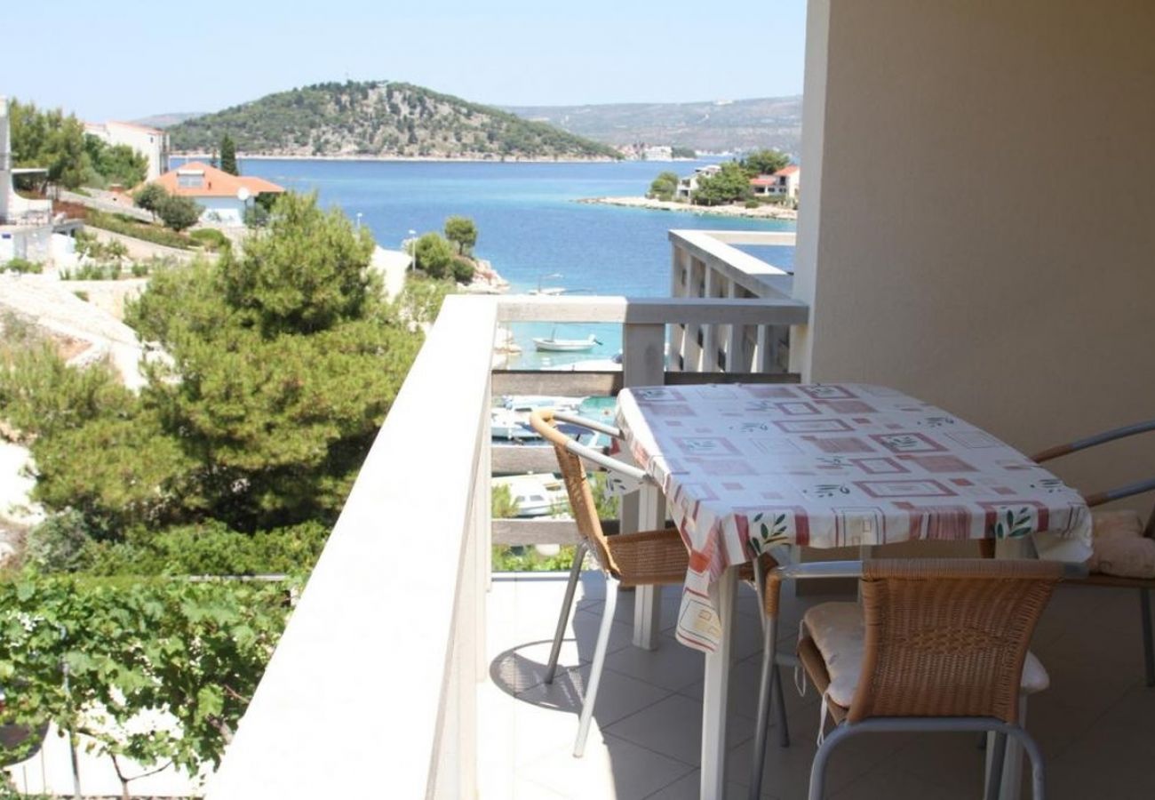 Ferienwohnung in Ražanj - Ferienwohnung in Ražanj mit Meerblick, Balkon, Klimaanlage, W-LAN (5150-4)