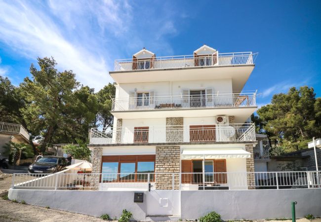 Ferienwohnung in Primošten - Ferienwohnung in Primošten mit Meerblick, Terrasse, Klimaanlage, W-LAN (5155-1)