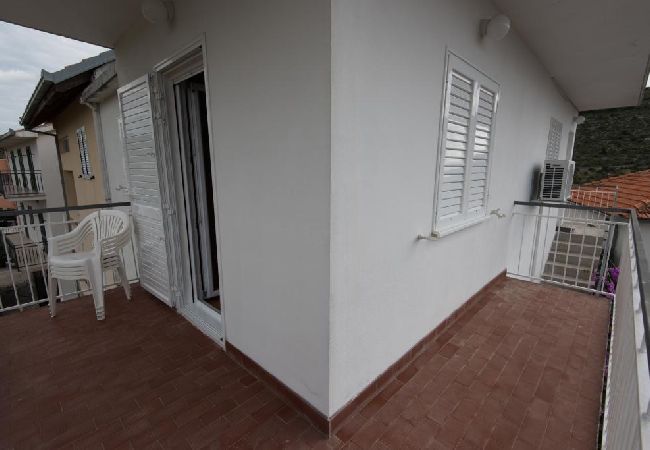 Ferienwohnung in Dvornica - Ferienwohnung in Stupin Čeline mit Meerblick, Terrasse, Klimaanlage, W-LAN (5149-2) Ferienwohnung in Dvornica - Ferienwohnung in Stupin Čeline mit Meerblick, Terrasse, Klimaanlage, W-LAN (5149-2)