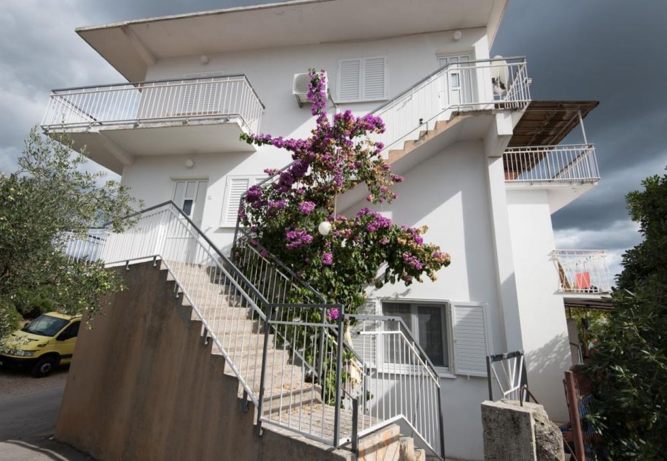 Ferienwohnung in Dvornica - Ferienwohnung in Stupin Čeline mit Meerblick, Terrasse, Klimaanlage, W-LAN (5149-2)