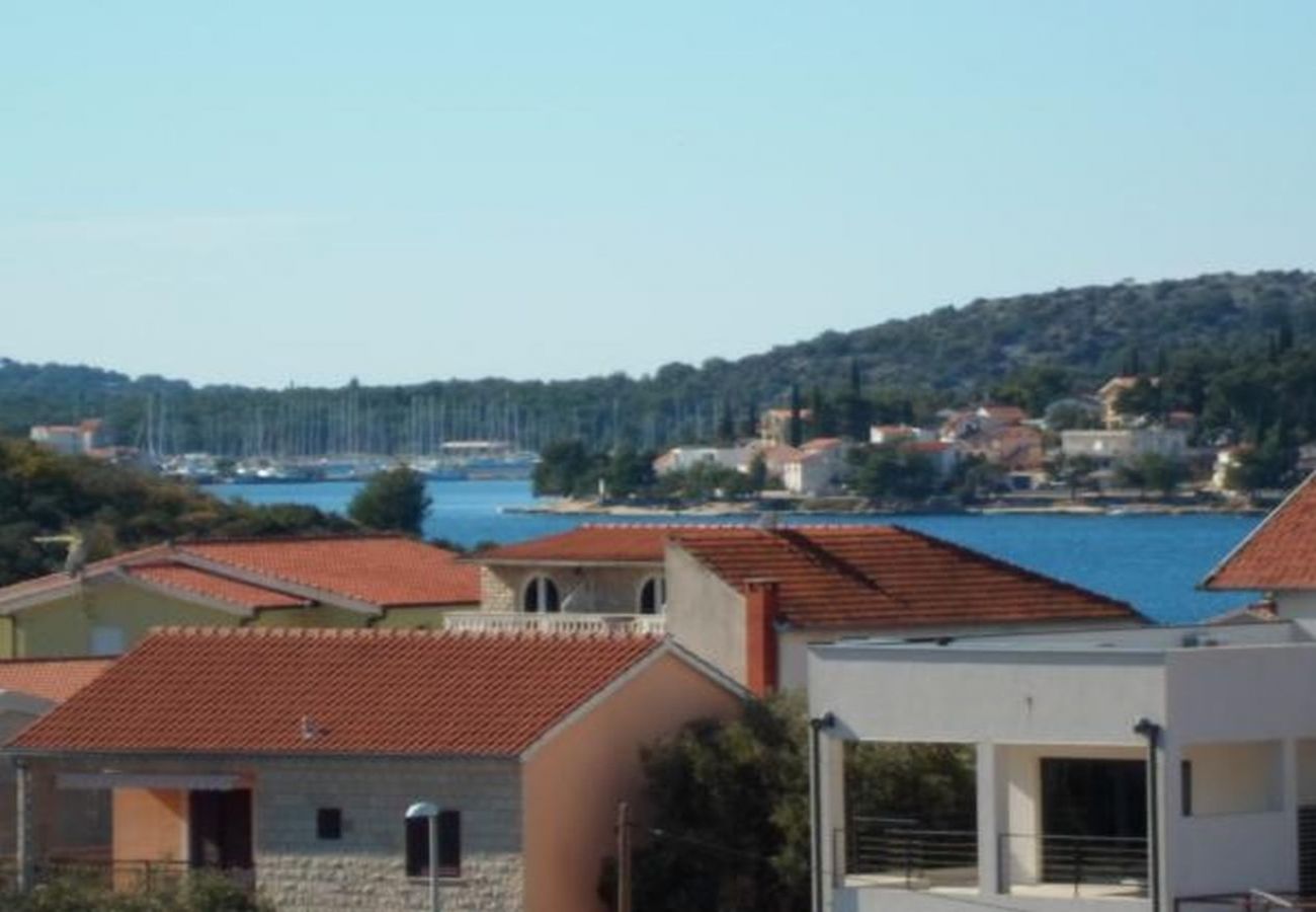 Ferienwohnung in Dvornica - Ferienwohnung in Stupin Čeline mit Meerblick, Terrasse, Klimaanlage, W-LAN (5149-2)