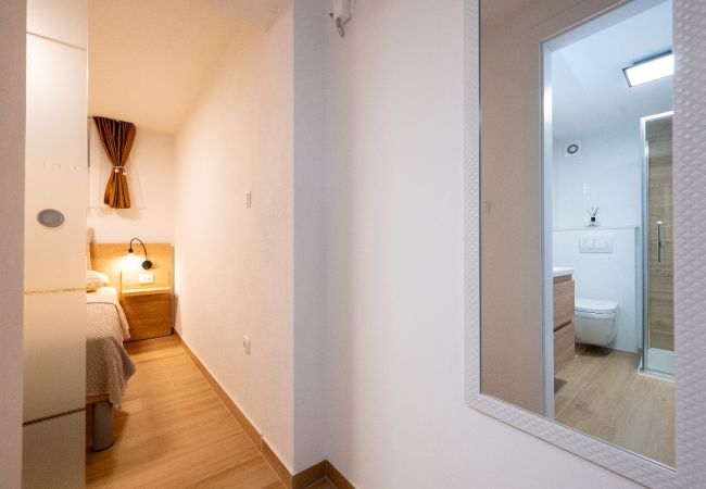 Studio in Mastrinka - Studioapartment in Mastrinka mit Loggia, Klimaanlage, W-LAN (5159-2) Studio in Mastrinka - Studioapartment in Mastrinka mit Loggia, Klimaanlage, W-LAN (5159-2)