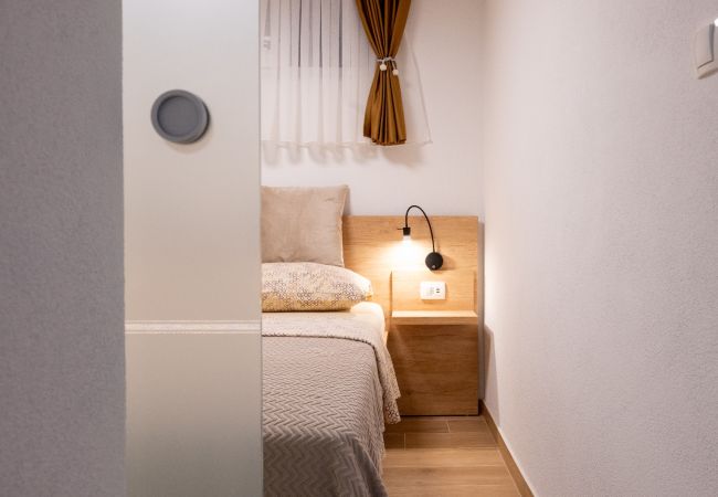 Studio in Mastrinka - Studioapartment in Mastrinka mit Loggia, Klimaanlage, W-LAN (5159-2) Studio in Mastrinka - Studioapartment in Mastrinka mit Loggia, Klimaanlage, W-LAN (5159-2)