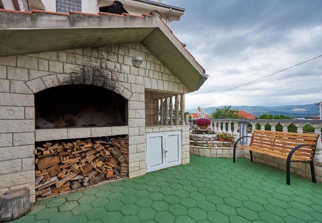 Ferienwohnung in Mastrinka - Ferienwohnung in Mastrinka mit Meerblick, Terrasse, Klimaanlage, W-LAN (5159-3) Ferienwohnung in Mastrinka - Ferienwohnung in Mastrinka mit Meerblick, Terrasse, Klimaanlage, W-LAN (5159-3)