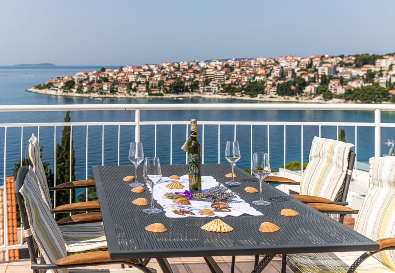 Ferienwohnung in Okrug Gornji - Ferienwohnung in Okrug Gornji mit Meerblick, Terrasse, Klimaanlage, W-LAN (5160-3)