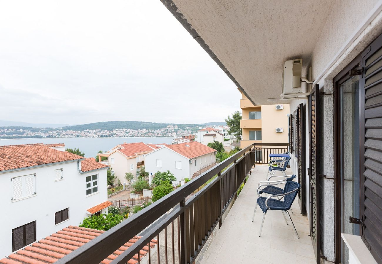 Ferienwohnung in Okrug Gornji - Ferienwohnung in Okrug Gornji mit Meerblick, Balkon, Klimaanlage, W-LAN (5165-1)