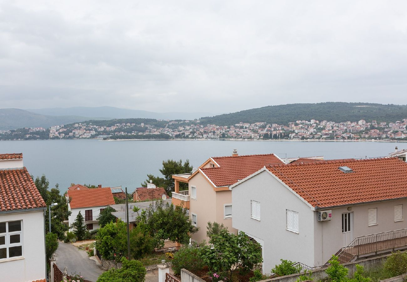 Ferienwohnung in Okrug Gornji - Ferienwohnung in Okrug Gornji mit Meerblick, Balkon, Klimaanlage, W-LAN (5165-1)