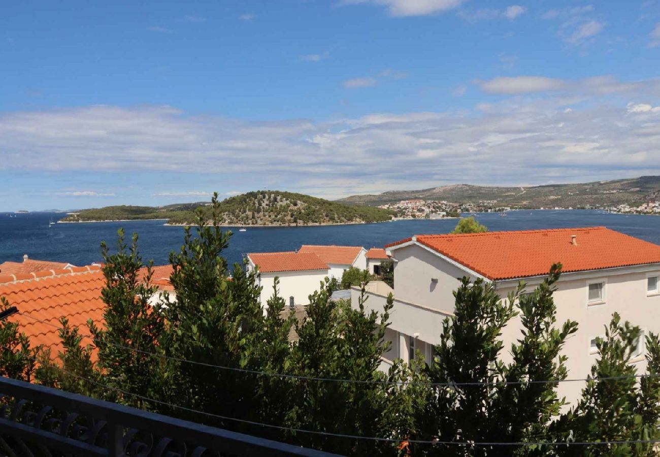 Ferienwohnung in Ražanj - Ferienwohnung in Ražanj mit Meerblick, Terrasse, Klimaanlage, W-LAN (4773-3)