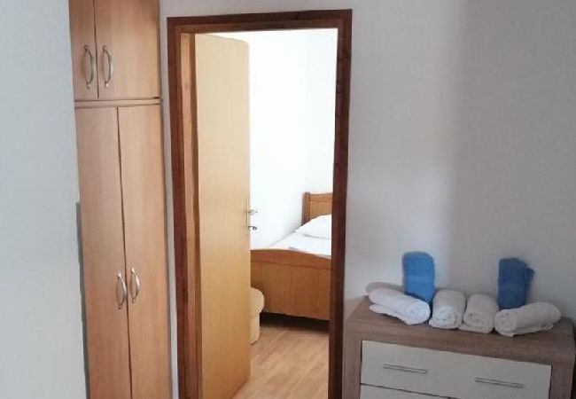 Ferienwohnung in Kanica - Ferienwohnung in Kanica mit Meerblick, Terrasse, Klimaanlage, W-LAN (5168-2) Ferienwohnung in Kanica - Ferienwohnung in Kanica mit Meerblick, Terrasse, Klimaanlage, W-LAN (5168-2)