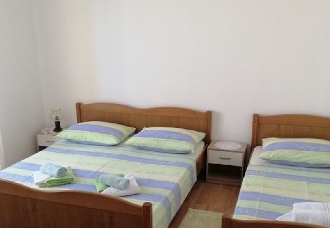 Ferienwohnung in Kanica - Ferienwohnung in Kanica mit Meerblick, Terrasse, Klimaanlage, W-LAN (5168-4) Ferienwohnung in Kanica - Ferienwohnung in Kanica mit Meerblick, Terrasse, Klimaanlage, W-LAN (5168-4)