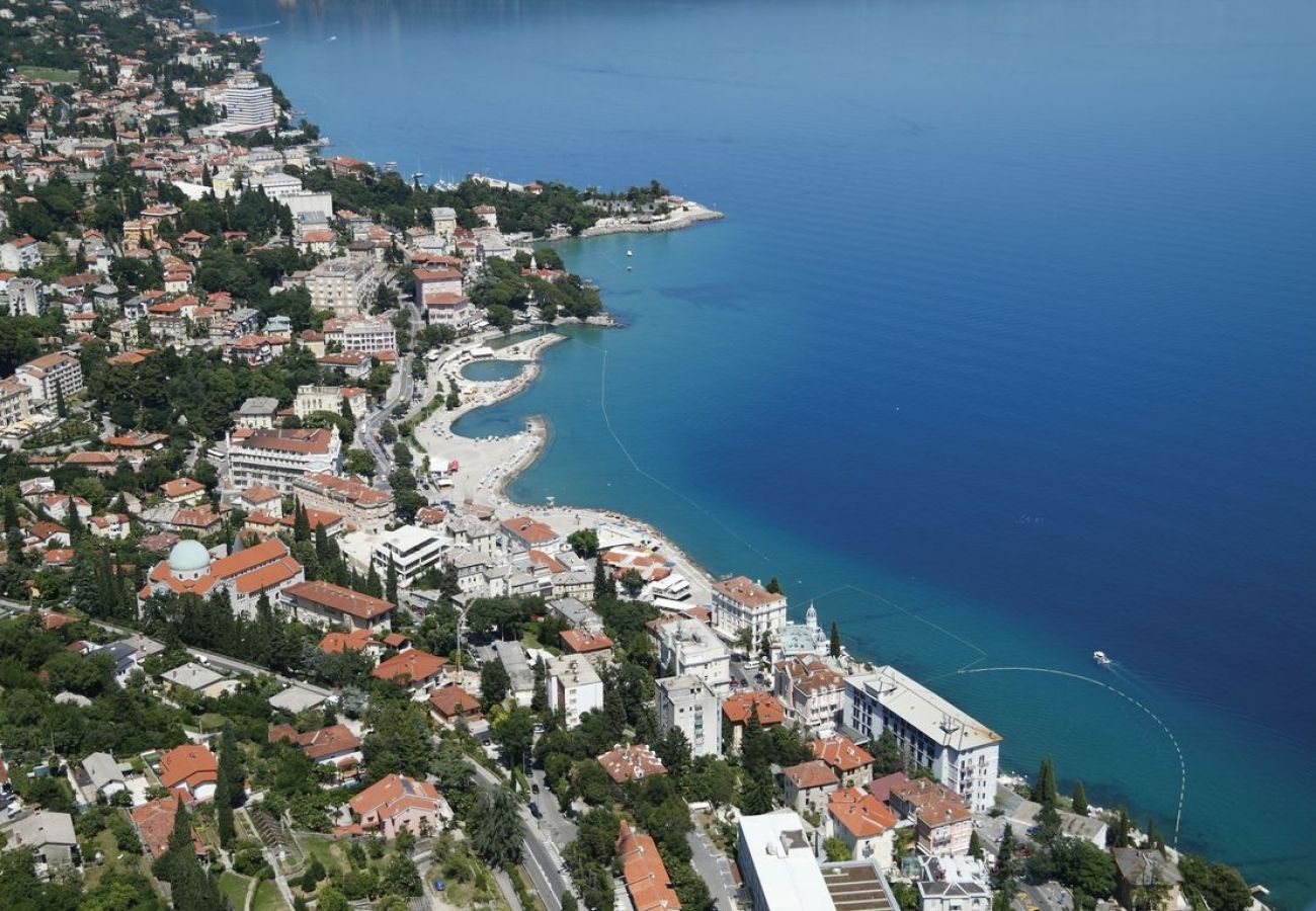 Ferienwohnung in Opatija - Ferienwohnung in Opatija mit Balkon, Klimaanlage, W-LAN, Waschmaschine (5175-1)