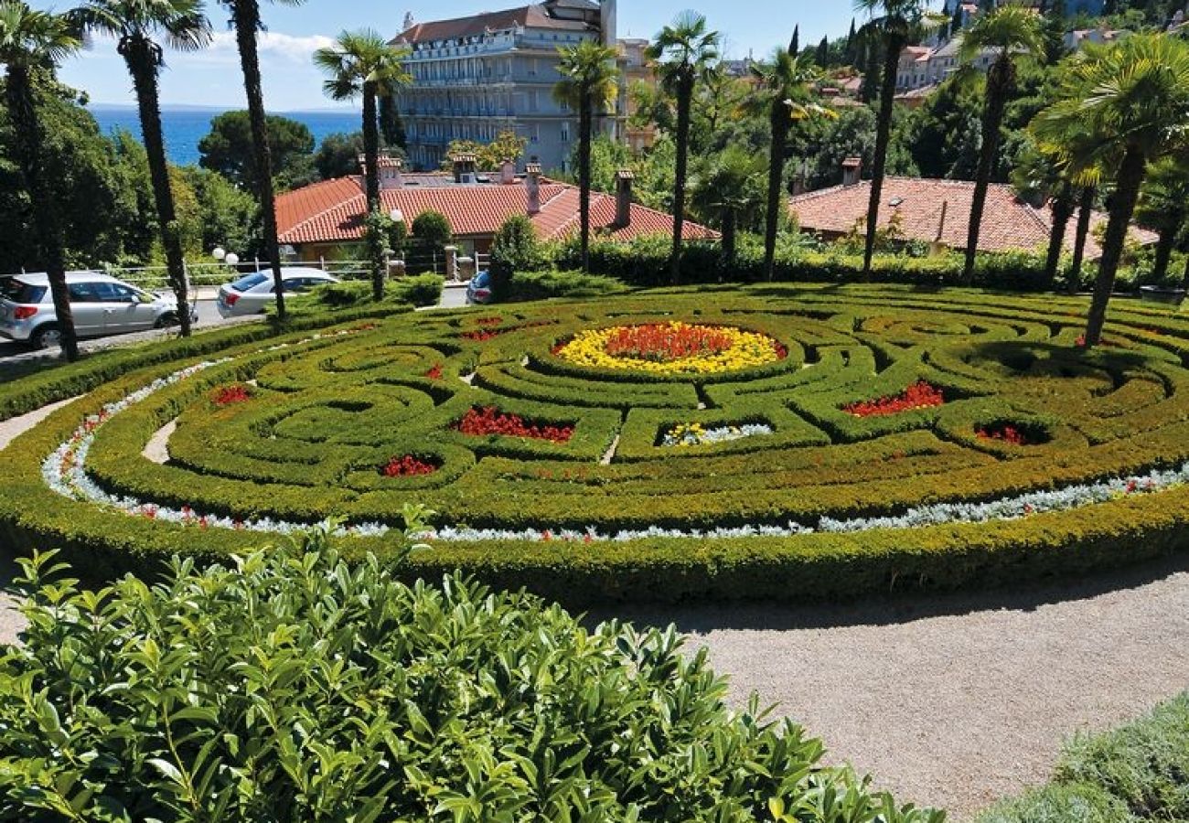 Ferienwohnung in Opatija - Ferienwohnung in Opatija mit Balkon, Klimaanlage, W-LAN, Waschmaschine (5175-1)