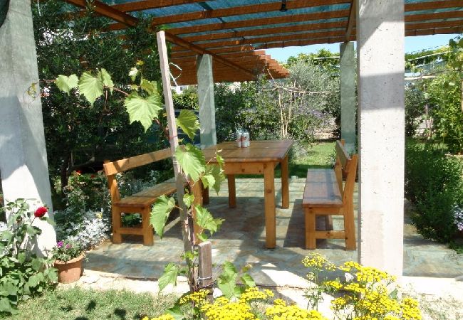 Ferienwohnung in Dugi Rat - Ferienwohnung in Dugi Rat mit Meerblick, Balkon, Klimaanlage, W-LAN (5132-6) Ferienwohnung in Dugi Rat - Ferienwohnung in Dugi Rat mit Meerblick, Balkon, Klimaanlage, W-LAN (5132-6)