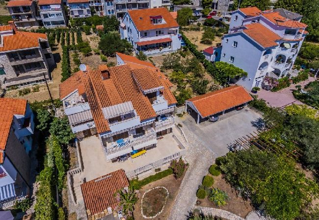 Ferienwohnung in Dugi Rat - Ferienwohnung in Dugi Rat mit Meerblick, Balkon, Klimaanlage, W-LAN (5132-6) Ferienwohnung in Dugi Rat - Ferienwohnung in Dugi Rat mit Meerblick, Balkon, Klimaanlage, W-LAN (5132-6)