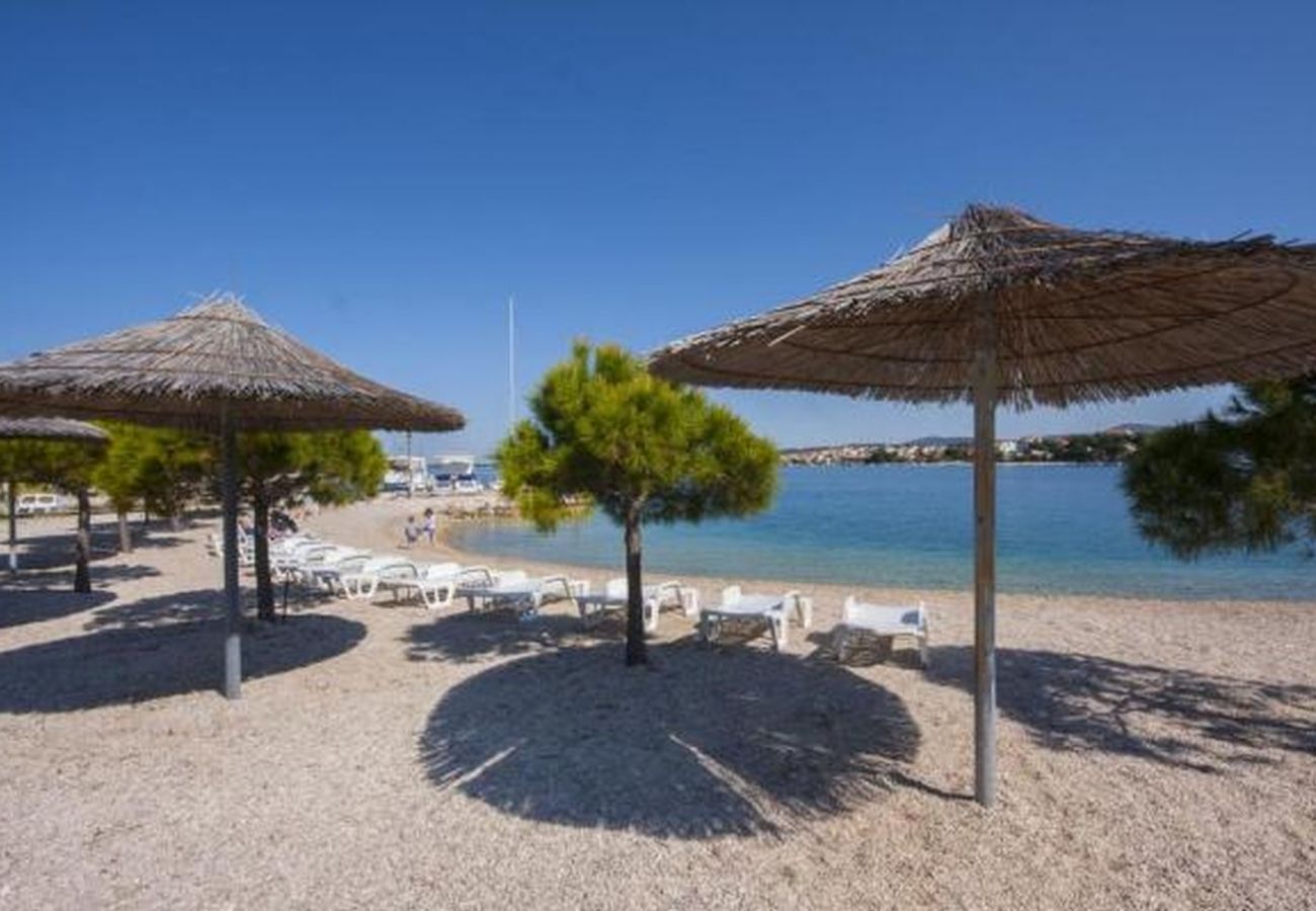 Ferienwohnung in Sibenik - Ferienwohnung in Brodarica mit Meerblick, Balkon, Klimaanlage, W-LAN (5183-1)