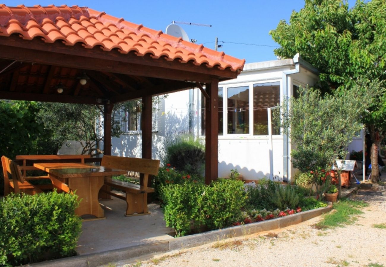 Ferienwohnung in Seget Vranjica - Ferienwohnung in Seget Vranjica mit Meerblick, Terrasse, Klimaanlage, W-LAN (5181-4)