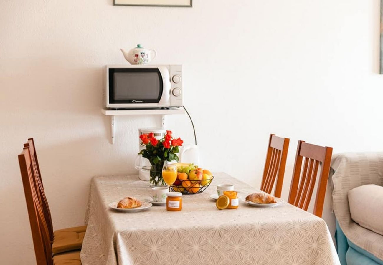 Ferienwohnung in Seget Vranjica - Ferienwohnung in Seget Vranjica mit Meerblick, Terrasse, W-LAN, Waschmaschine (5181-2)