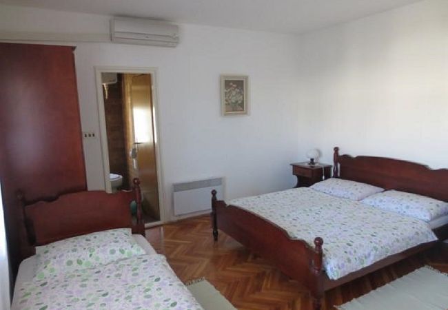 Zimmeranmietung in Sukošan - Zimmer in Sukošan mit Balkon, Klimaanlage, W-LAN (5188-2) Zimmeranmietung in Sukošan - Zimmer in Sukošan mit Balkon, Klimaanlage, W-LAN (5188-2)