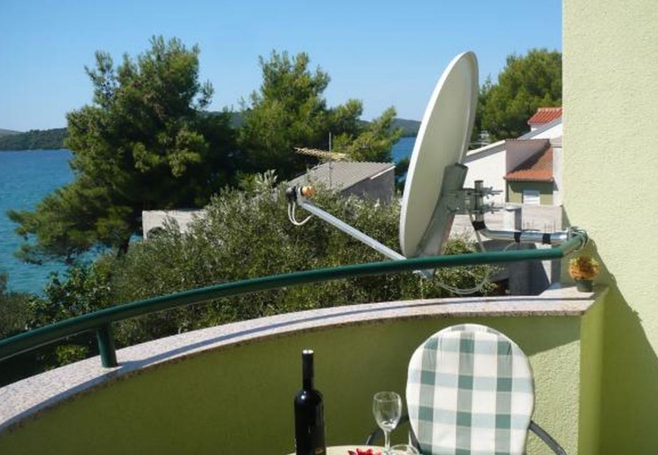 Ferienwohnung in Žaborić - Ferienwohnung in Žaborić mit Meerblick, Balkon, Klimaanlage, W-LAN (5177-1)